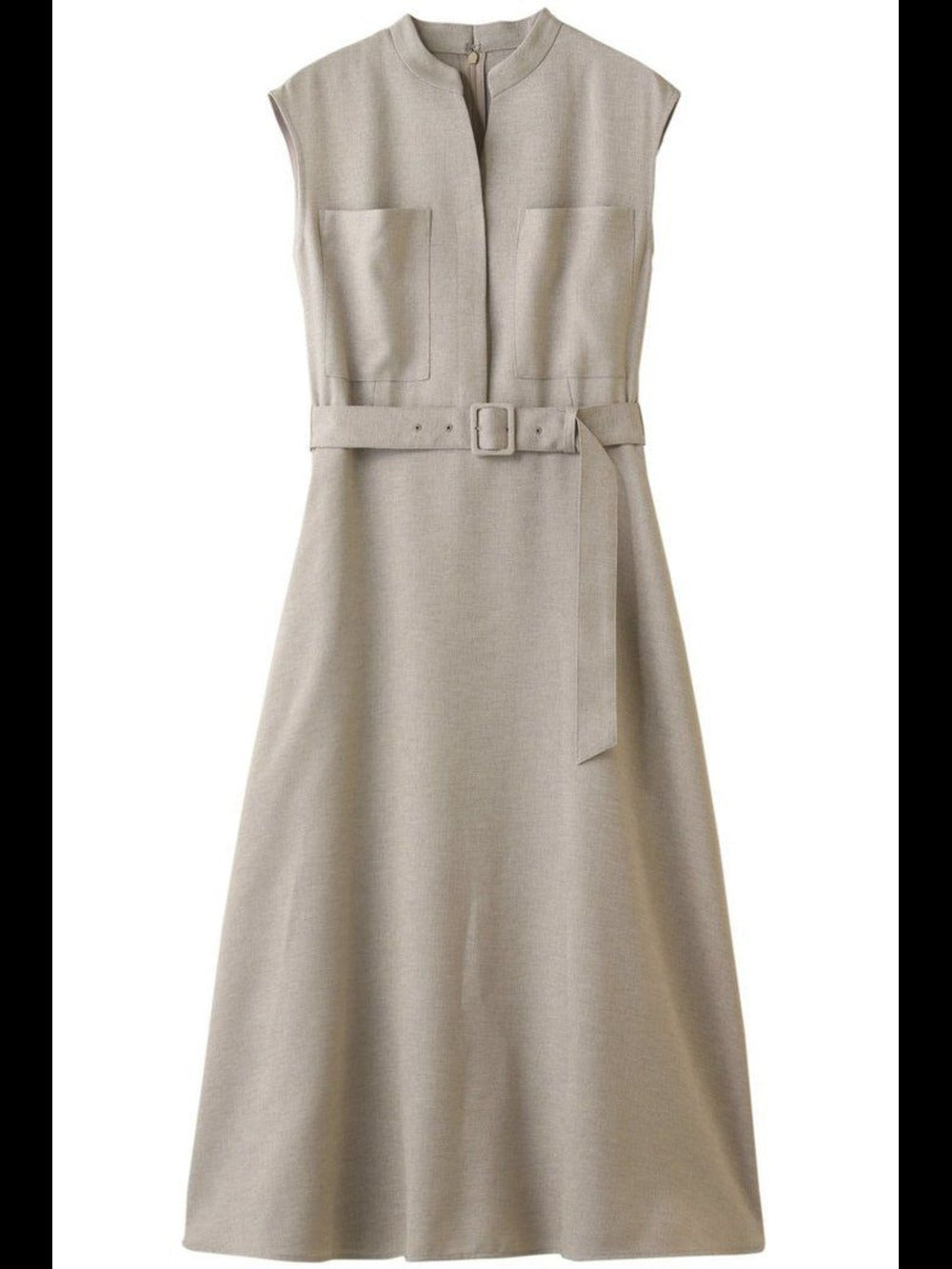 Sleevless dress with belt