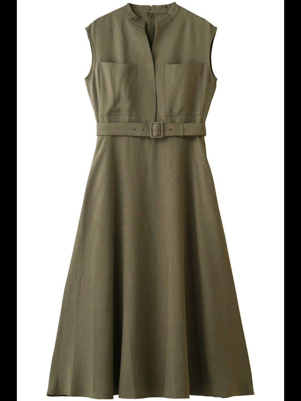 Sleevless dress with belt